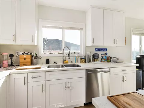 Kitchen - 526 Sheldon St, El Segundo, CA 90245 photo 1 of 5