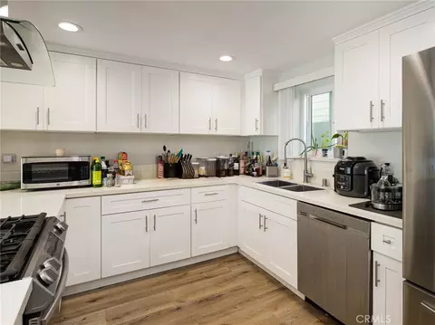 Kitchen - 526 Sheldon St, El Segundo, CA 90245 photo 4 of 5