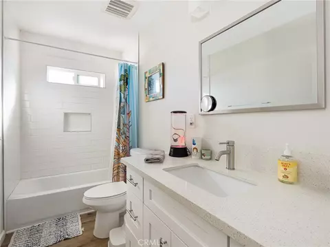 Bath - 526 Sheldon St, El Segundo, CA 90245 photo 2 of 6