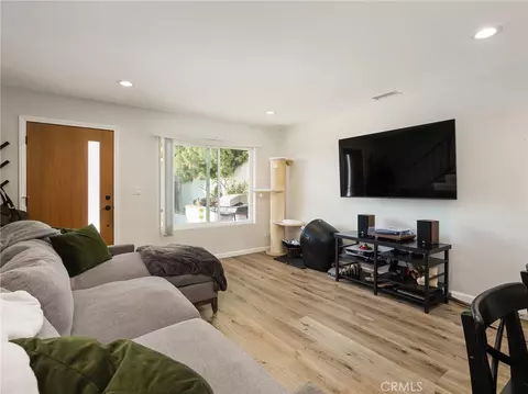 Living - 526 Sheldon St, El Segundo, CA 90245 photo 4 of 4