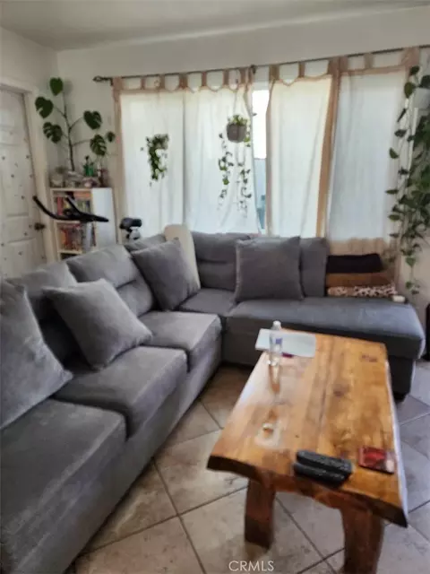 319 E 98th St, Inglewood, CA 90301