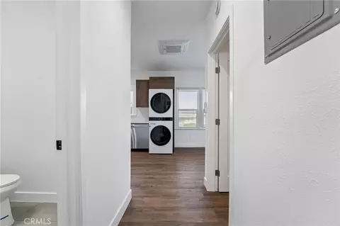 Entry Way - 1427 E 4th, Long Beach, CA 90802 photo 1 of 2