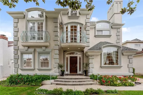 6611 W 81st St, Los Angeles, CA 90045