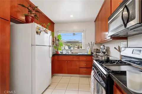 Kitchen - 820 Temple Ave, Long Beach, CA 90804 photo 1 of 2