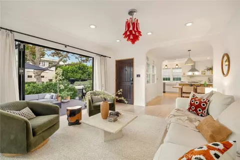 800 N Formosa, Los Angeles, CA 90046