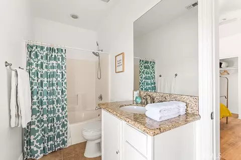 Bath - 61424 Latham Trl, Joshua Tree, CA 92252 photo 3 of 4