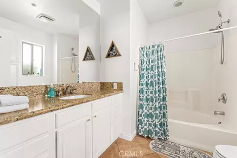 Bath - 61424 Latham Trl, Joshua Tree, CA 92252 photo 4 of 4