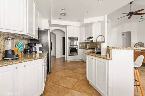 Kitchen - 61424 Latham Trl, Joshua Tree, CA 92252 photo 3 of 3