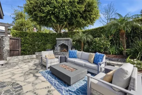 3013 Maple Ave, Manhattan Beach, CA 90266