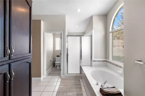 Bath - 12971 Valley View Ct, Apple Valley, CA 92308 photo 1 of 5