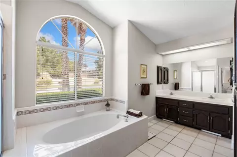 Bath - 12971 Valley View Ct, Apple Valley, CA 92308 photo 2 of 5