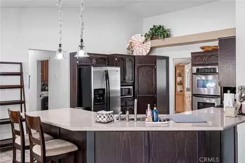 Kitchen - 12971 Valley View Ct, Apple Valley, CA 92308 photo 2 of 4
