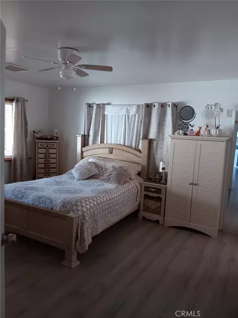 Bedroom - 30107 Bourbon, Lucerne Valley, CA 92356 photo 3 of 3