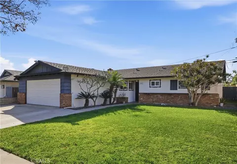 8282 Noble Cir, Huntington Beach, CA 92647