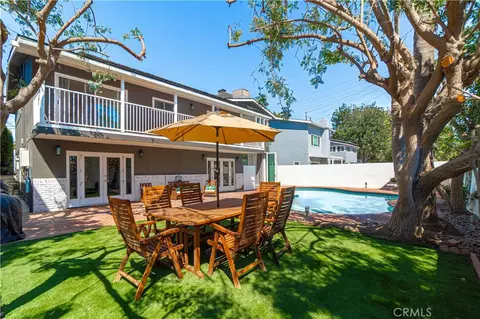 Exterior - 1510 E Maple Ave, El Segundo, CA 90245 photo 6 of 10