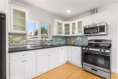 Kitchen - 1510 E Maple Ave, El Segundo, CA 90245 photo 5 of 5