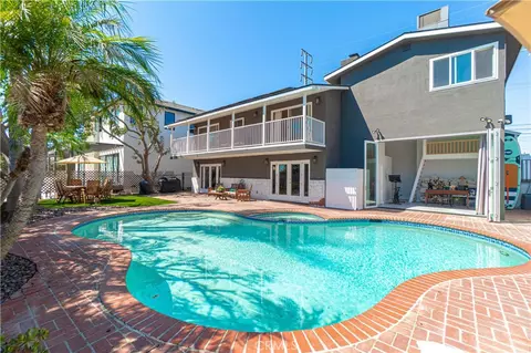 Exterior - 1510 E Maple Ave, El Segundo, CA 90245 photo 7 of 10