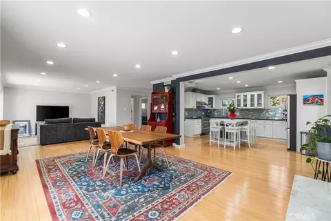Dining - 1510 E Maple Ave, El Segundo, CA 90245 photo 2 of 3
