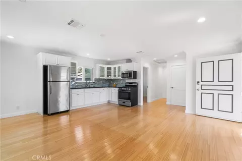 Living - 1510 E Maple Ave, El Segundo, CA 90245 photo 2 of 4