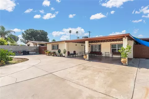 25479 Los Flores Dr, San Bernardino, CA 92404