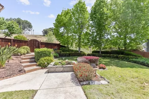 Exterior - 2108 Jeremy Pl, Escondido, CA 92027 photo 4 of 6