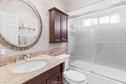Bath - 2108 Jeremy Pl, Escondido, CA 92027 photo 2 of 4