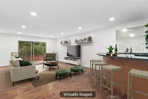 1045 N Kings Rd #105, West Hollywood, CA 90069