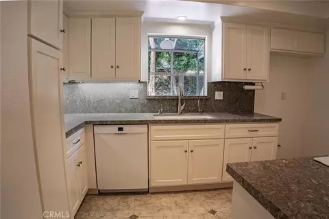 Kitchen - 2213 Pullman Ln #1, Redondo Beach, CA 90278 photo 2 of 3