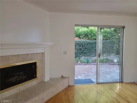 Living - 2213 Pullman Ln #1, Redondo Beach, CA 90278 photo 4 of 10