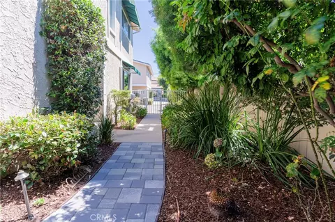 Exterior - 2213 Pullman Ln #1, Redondo Beach, CA 90278 photo 16 of 21