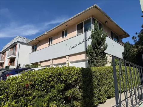 1129 Lincoln Blvd, Santa Monica, CA 90403