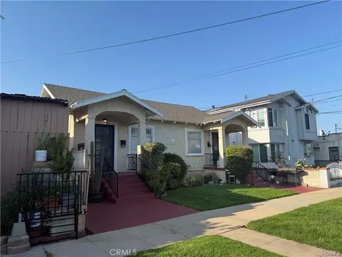 782 W 14th St, San Pedro, CA 90731