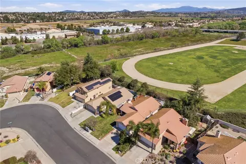 View/Area - 44462 Cayenne Trl, Temecula, CA 92592 photo 3 of 6