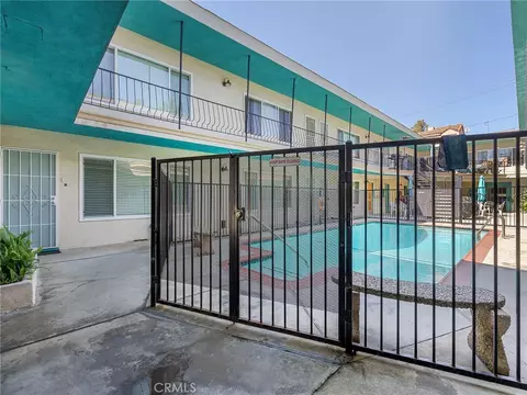 Exterior - 1101 E Ocean Blvd #2, Long Beach, CA 90802 photo 8 of 10