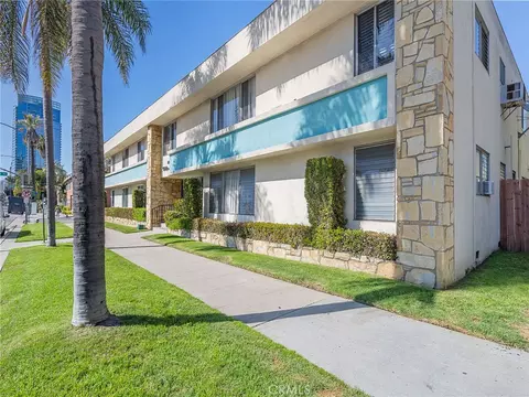 Exterior - 1101 E Ocean Blvd #2, Long Beach, CA 90802 photo 10 of 10