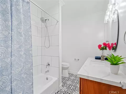 Bath - 1101 E Ocean Blvd #2, Long Beach, CA 90802 photo 1 of 1