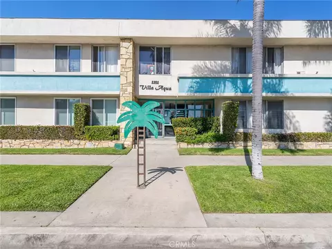 Exterior - 1101 E Ocean Blvd #2, Long Beach, CA 90802 photo 1 of 10