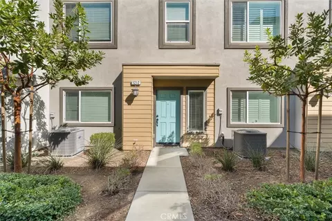 1212 Ironsides Ln, Harbor City, CA 90710