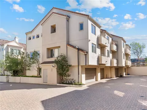 305 Kansas St #D, El Segundo, CA 90245