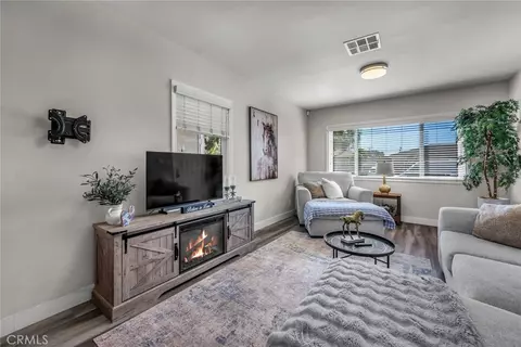 5017 W 123rd Pl, Hawthorne, CA 90250