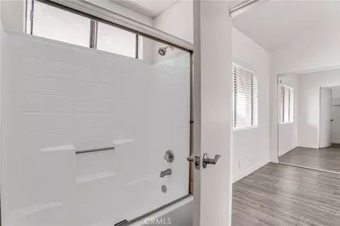 Bath - 751 Cerritos, Long Beach, CA 90813 photo 2 of 2
