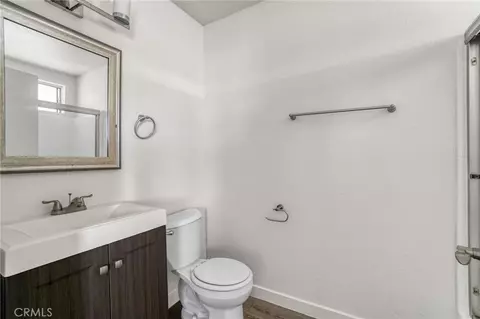 Bath - 751 Cerritos, Long Beach, CA 90813 photo 1 of 2