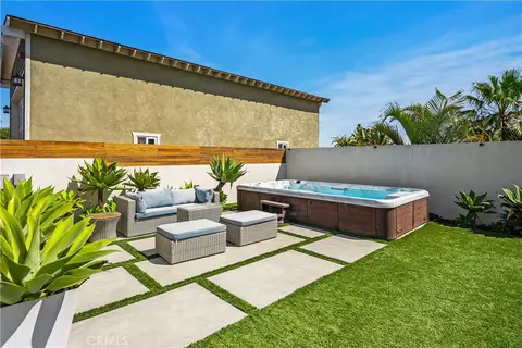 1104 Palm Ln, Redondo Beach, CA 90278