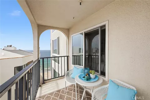 565 Esplanade #312, Redondo Beach, CA 90277
