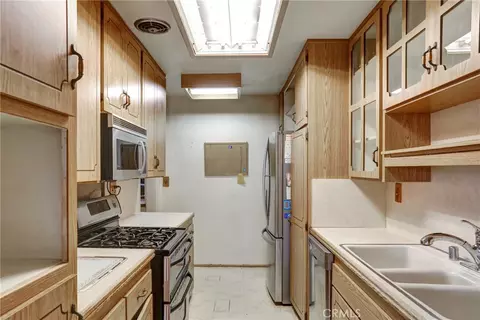 6405 Green Valley Cir #203, Culver City, CA 90230