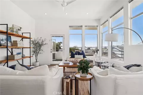 647 1st Pl, Hermosa Beach, CA 90254