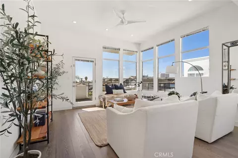 647 1st Pl, Hermosa Beach, CA 90254