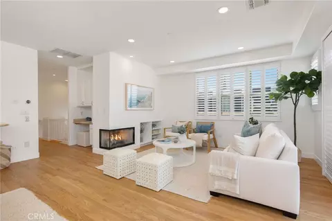 448 23rd Pl, Manhattan Beach, CA 90266