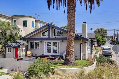 2700 Elm Ave, Manhattan Beach, CA 90266