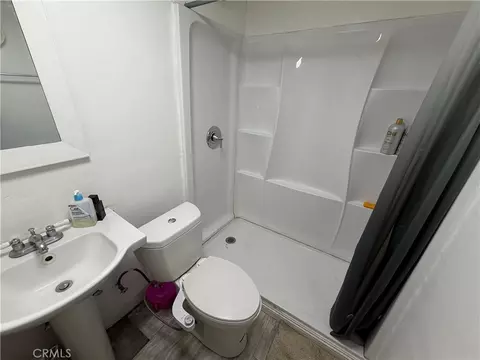 Bath - 1454 E 215th St, Carson, CA 90745 photo 2 of 2